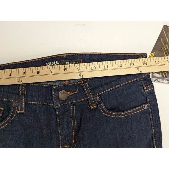 NWT Women Urban Outfitters BDG Jeans Cigarette Mid Rise Ankle Dark Wash sz 28x30 - Picture 6 of 9